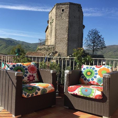 Stanza Privata In Attico Con Terrazza - Lakeholiday It Castel di Tora Bagian luar foto