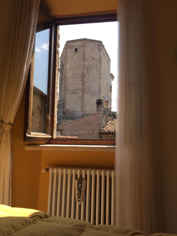 Stanza Privata In Attico Con Terrazza - Lakeholiday It Castel di Tora Bagian luar foto